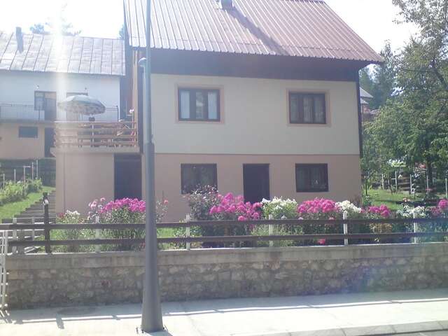 Отели типа «постель и завтрак» Guest House Milena Vučinić Жабляк-6